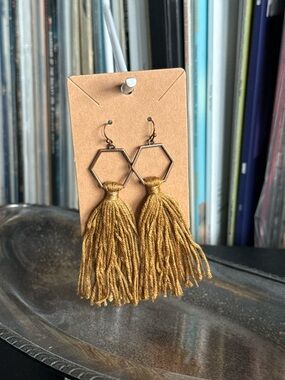 Rock & Vibe Boho Hippie Indie Tassel Hexagon Drop Earrings Brown